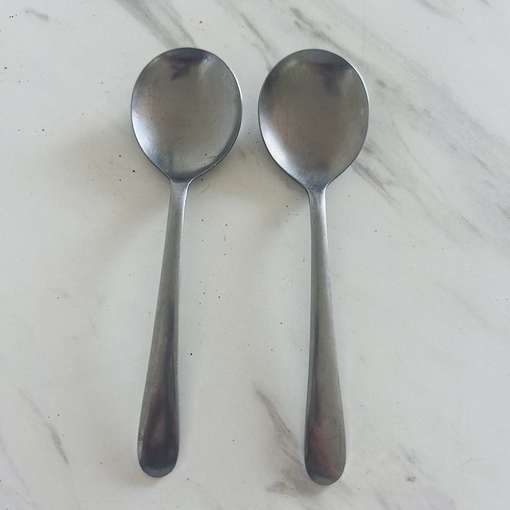 Vintage World Stainless Soup Spoons Taiwan 6" Lot of 2